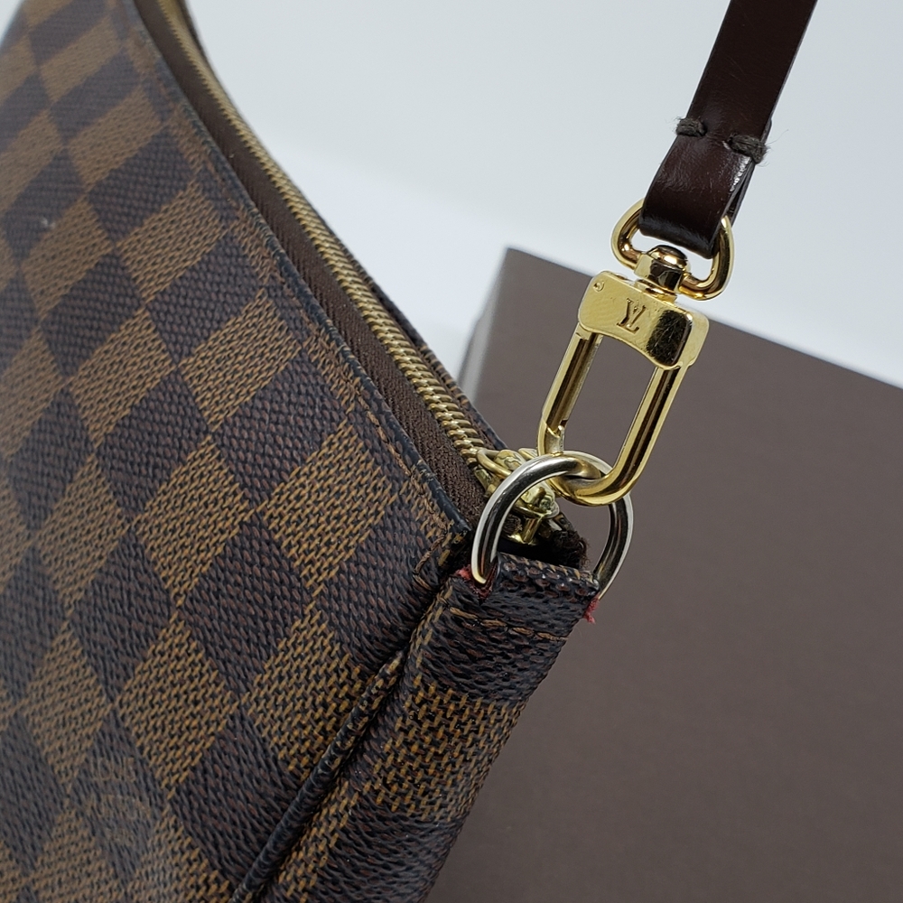Auth Louis Vuitton Pochette Accessoires Damier - Picture 4 of 8